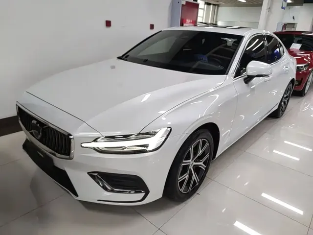 Volvo S60 2025 B4 Smart Luxury Edition