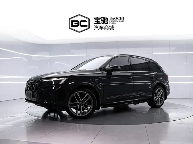 Audi Q7 2025 45 TFSI quattro S line Black Warrior