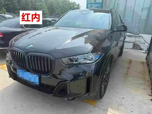 BMW X5 2023 xDrive 40Li M Sport Black Night Package