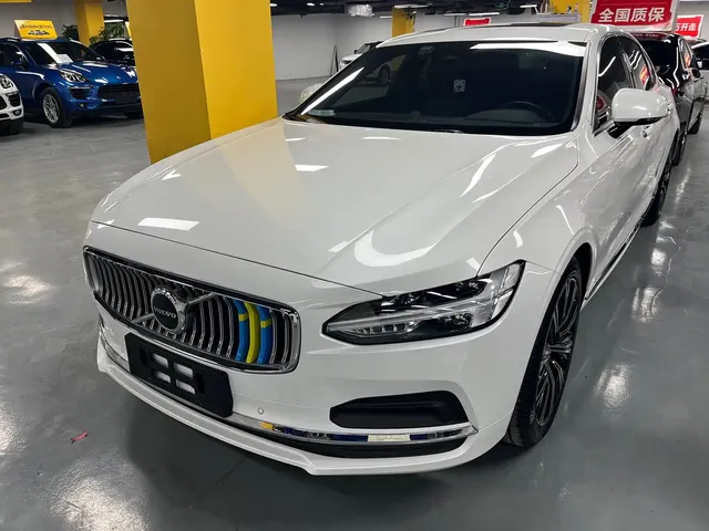 Volvo S90 2023 B5 Intelligent Vision Luxury Edition