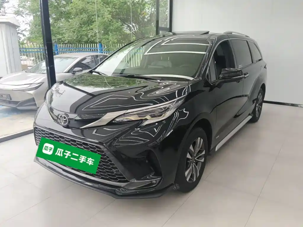 Toyota Granvia 2024 2.5L Hybrid Luxury