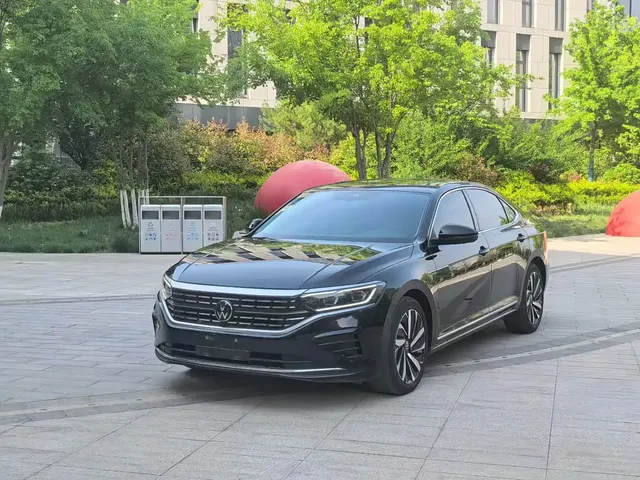 Volkswagen Passat 2023 330TSI Luxury Edition