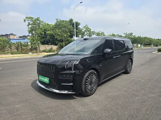 ZEEKR 009 2024 6-seat Executive AWD 108kWh