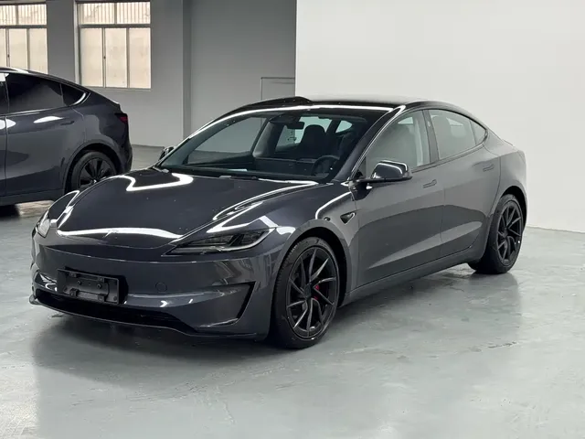 Tesla Model 3 2024 High-Performance All-Wheel Drive Edition