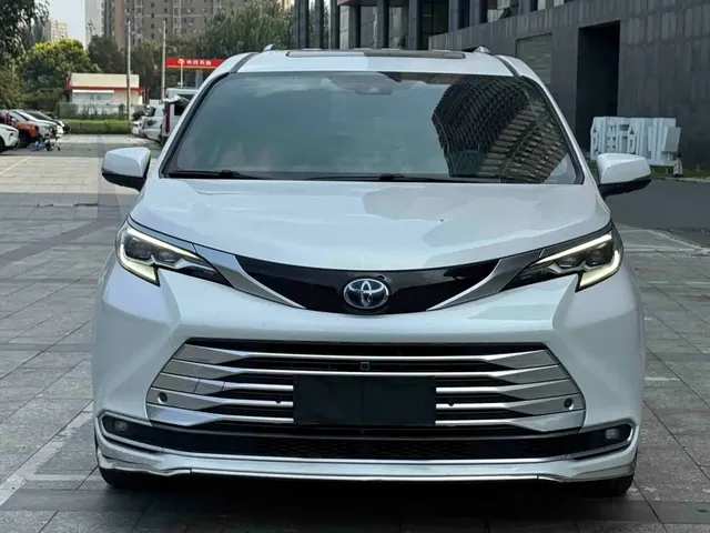 Toyota Sienna 2021 2.5L Hybrid Platinum Edition