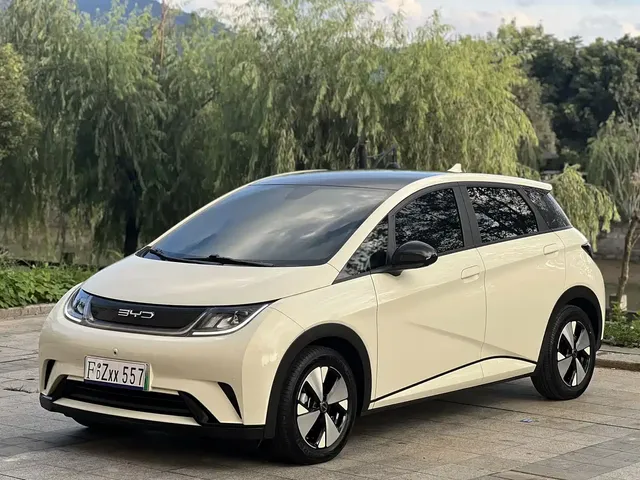 BYD Dolphin 2023 420km Fashion Edition
