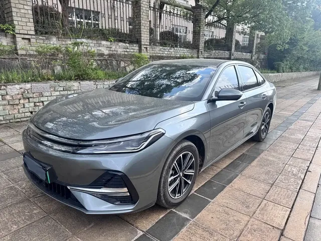 Geely Galaxy A7 2025 EM-i 70km Luxury Edition