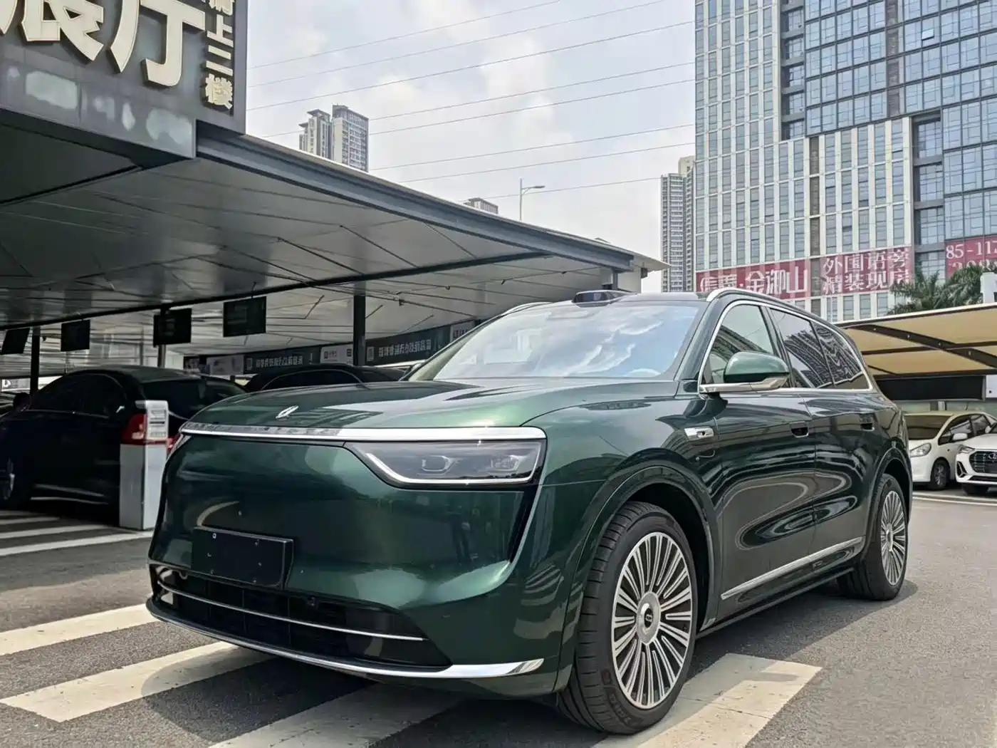 AITO Wenjie AITO M8 2025 Extended Range Ultra 53.4kWh 6-Seater