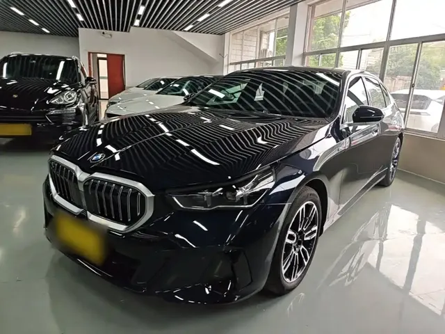 BMW 5 Series 2024 525Li M Sport Package