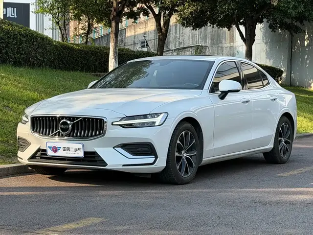 Volvo S60 2022 B4 Smart Comfort Luxury Edition