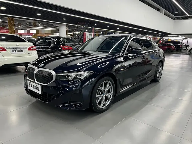 BMW i3 2026 eDrive 35 L
