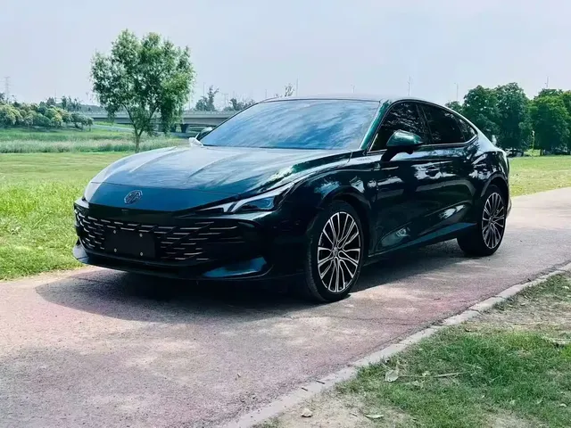 MG 7 2023 2.0T Automatic Hunting Beauty Premium Edition