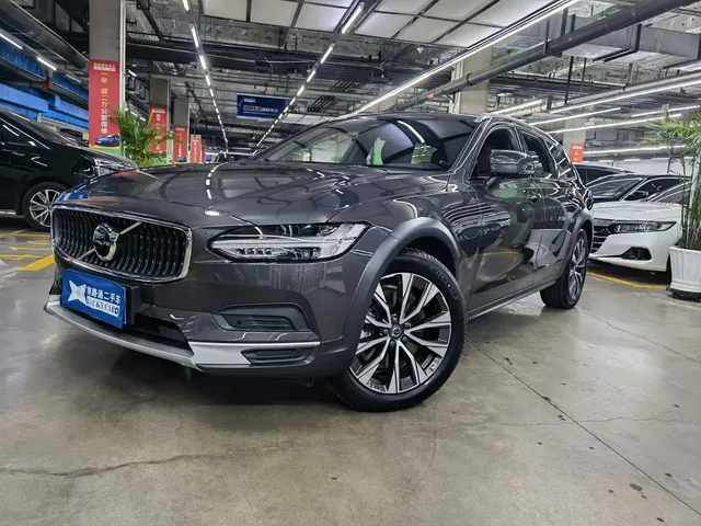 Volvo V90 2024 Cross Country B5 AWD Wisdom Edition