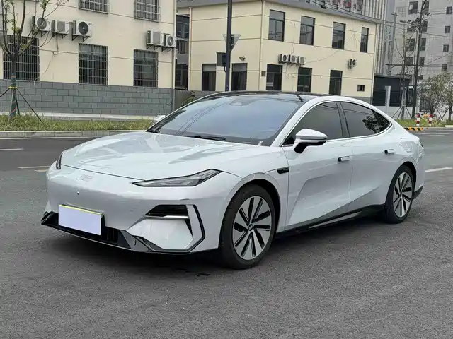 Geely Galaxy E8 2024 665km RWD Starship Voyager Edition