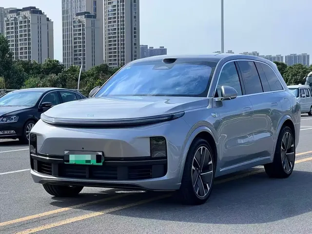 Li Auto Li L8 2025 Max Smart Renewal Edition
