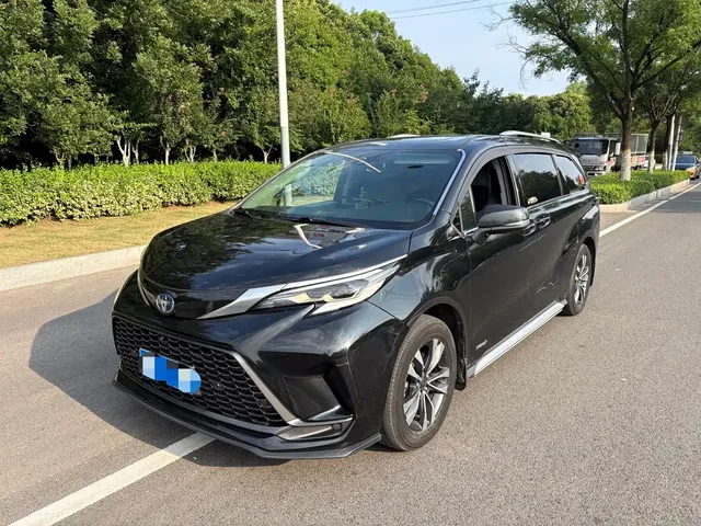 Toyota Granvia 2023 2.5L Hybrid Luxury Edition