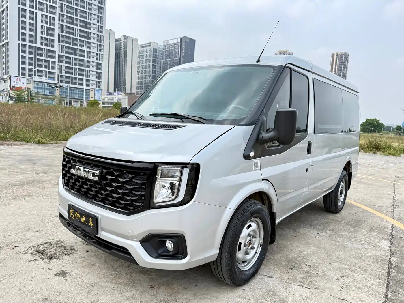 Jiangling JMC Fushun 2025 Model 2.0T 6MT Diesel Short Wheelbase Low Roof Commercial MPV 5/6 Seats with Lift-up Tailgate