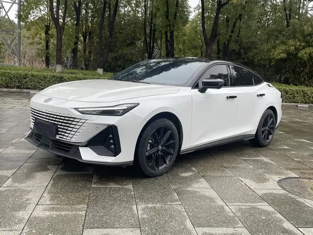 Changan UNI-V 2022 1.5T Premium Model