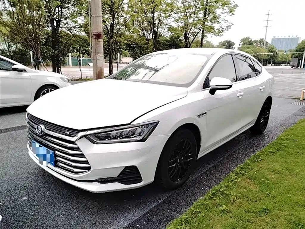 BYD Qin Pro 2019 Super Edition 1.5TI Automatic Smart Connected Feng Shang Type China VI