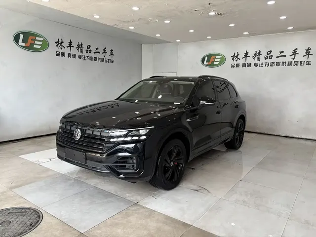 Volkswagen Touareg 2023 3.0TSI R-Line Black Sports Package