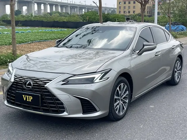 Lexus ES 2025 200 Ultimate Edition