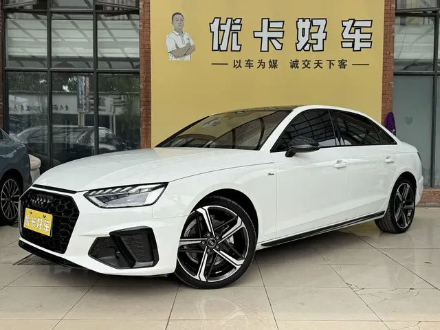 Audi A4L 2023 40 TFSI Luxury Sport