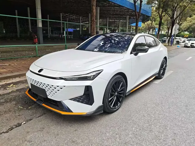 Changan UNI-V 2024 1.5T Deluxe Sport