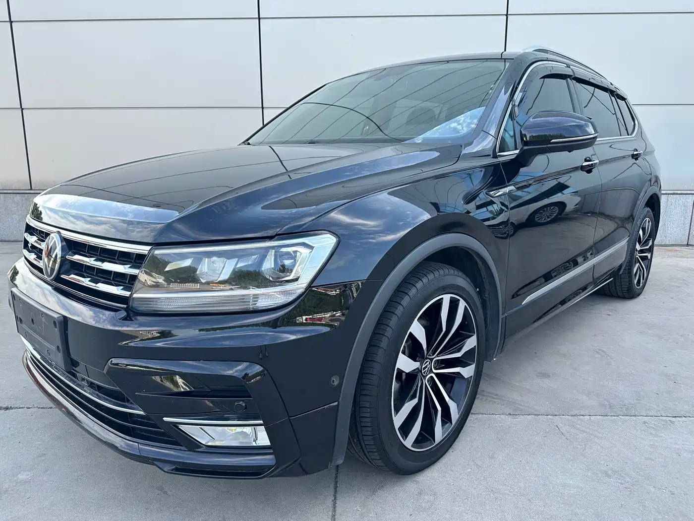 Volkswagen Tiguan L 2021 330TSI Automatic 2WD R-Line Premium