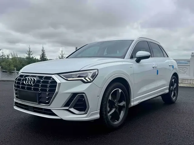 Audi Q3 2023 35 TFSI Fashion Dynamic (1.4T)