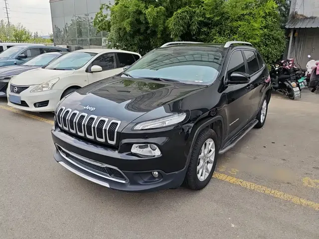 Jeep Cherokee 2017 2.4L Leading Smart Edition