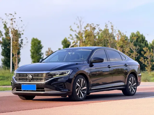 Volkswagen Passat 2022 330TSI Luxury Edition