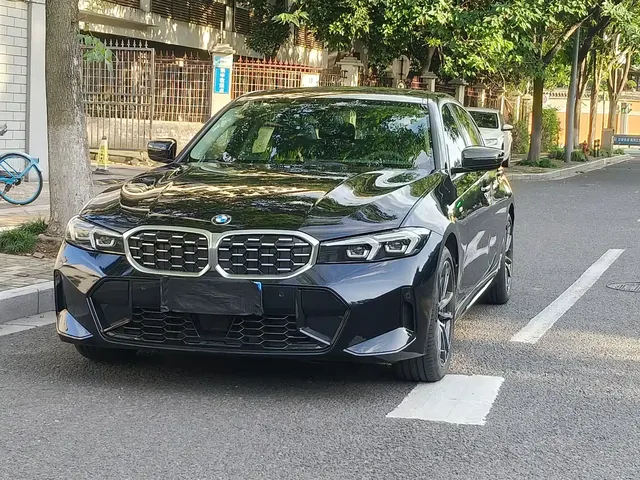 BMW 3 Series 2023 325Li M Sport Black Night Package