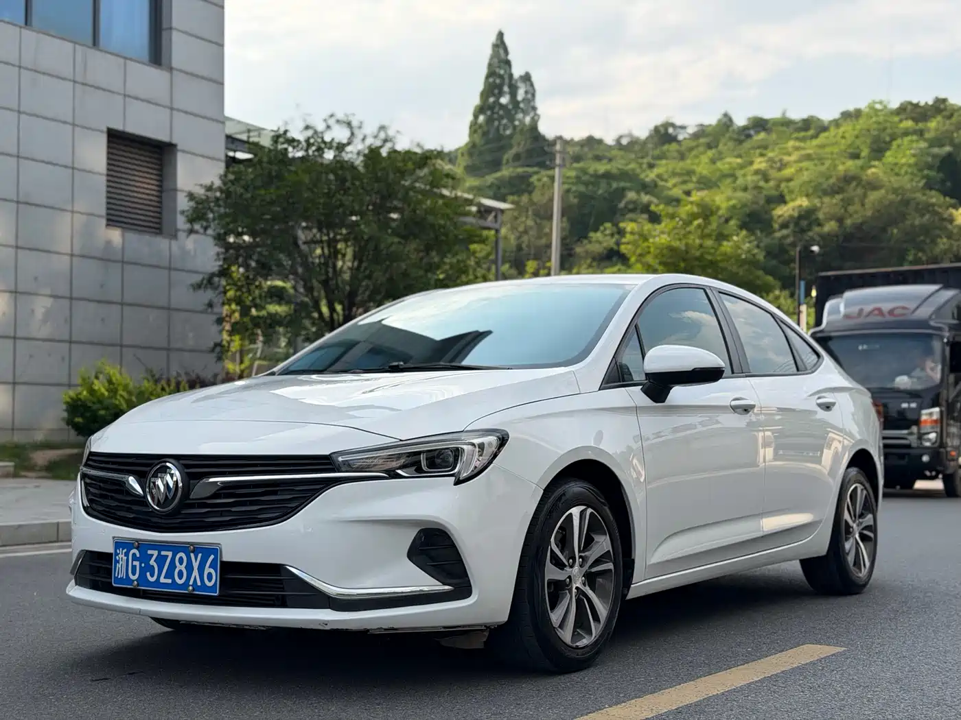 Buick Verano 2020 20T CVT Leading