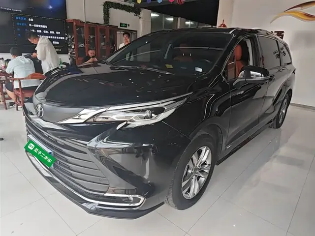 Toyota Sienna 2024 2.5L Hybrid Premium Edition