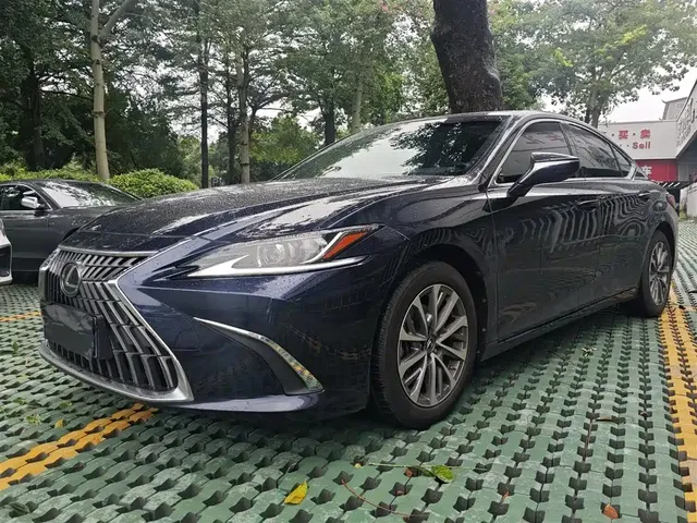 Lexus ES 2022 300h Excellence Edition