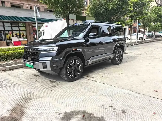Fang Cheng Bao Leopard 8 2025 Zhiyong Flagship 7-Seater