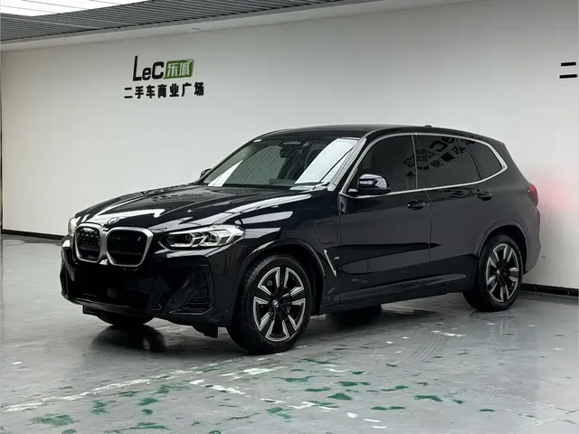BMW iX3 2024 Leading Edition