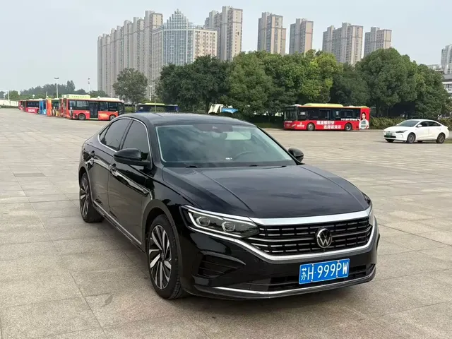 Volkswagen Passat 2023 330TSI Premium Edition