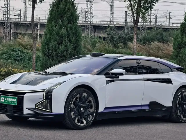 HiPhi Z 2023 Model Urban Edition (4-Seater)