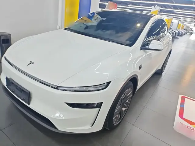 Tesla Model Y L 2025 Facelift Long Range AWD
