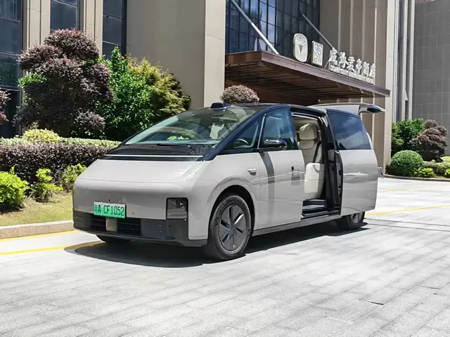 Li Auto MEGA 2024 Ultra