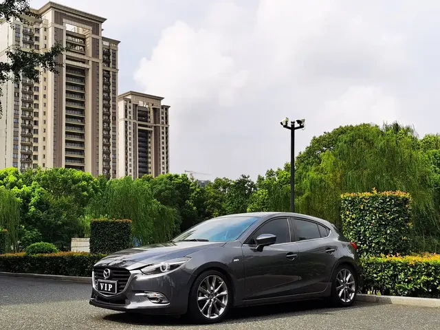 Mazda 3 Axela 2019 Cloud Control Edition Hatchback 2.0L Auto Sport China V