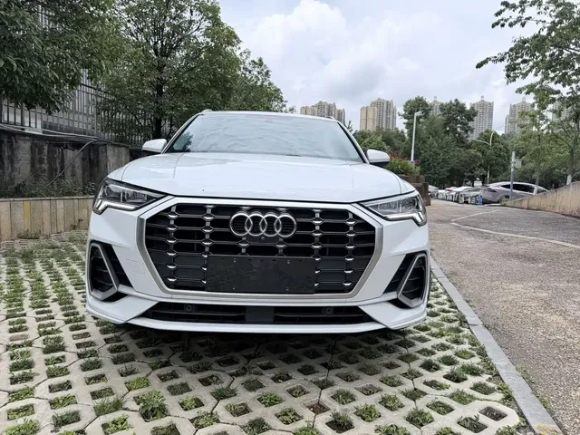 Audi Q3 2022 35 TFSI Fashion Dynamic