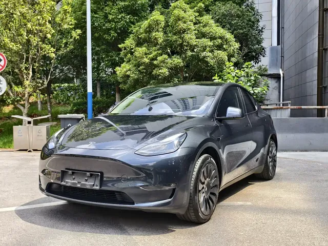 Tesla Model Y 2024 Long Range AWD