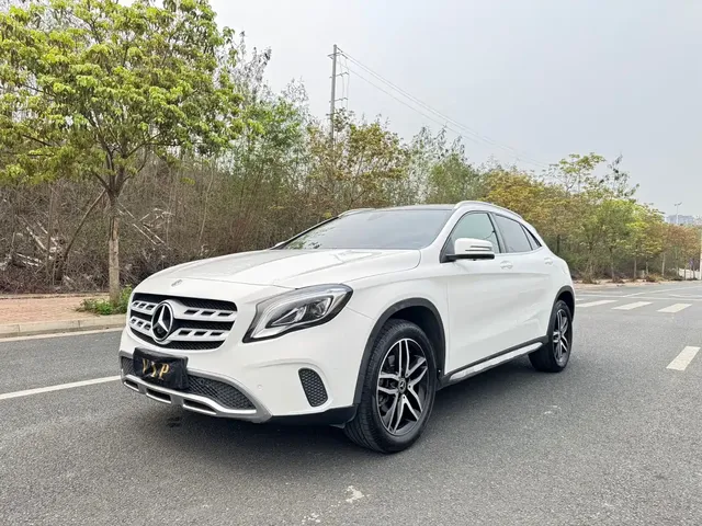 Mercedes-Benz GLA 2017 GLA 200 Fashion