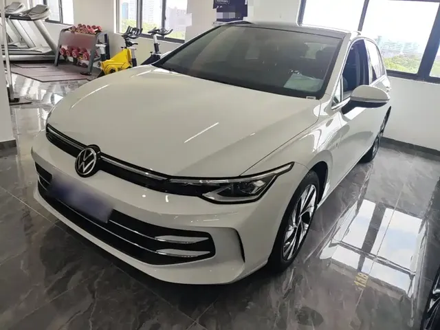 Volkswagen Golf 2026 300TSI Pro