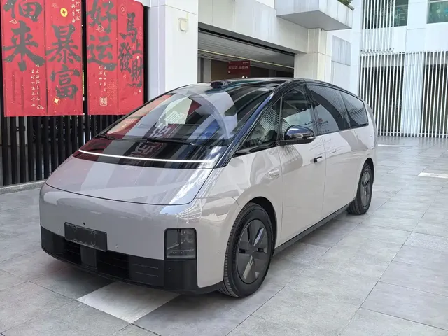 Li Auto MEGA 2025 Ultra Smart Renewal Edition