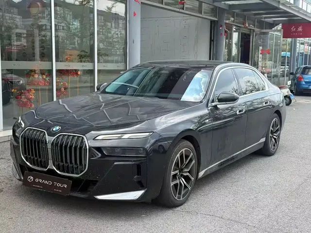 BMW 7 Series 2023 Model 735Li M Sport Package