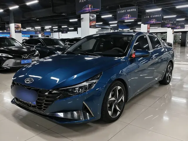 Hyundai Elantra 2022 1.5L CVT LUX Premium Edition