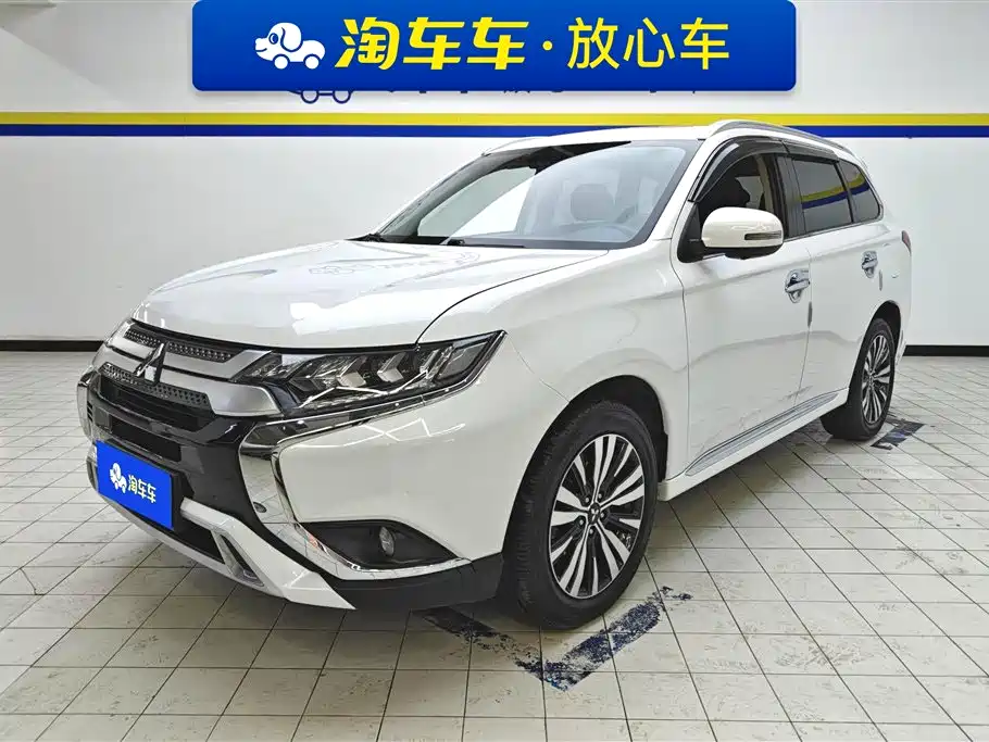 Mitsubishi Outlander 2021 2.4L 4WD Deluxe Edition 7-Seater